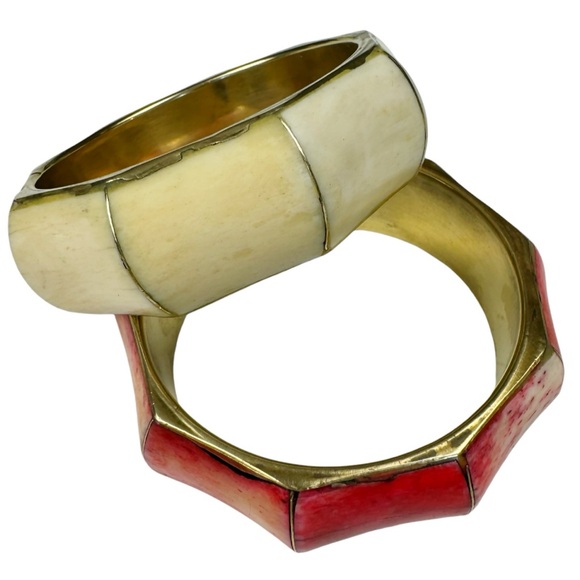Two Vintage Brass Bone Inlaid Bangles - Picture 6 of 11